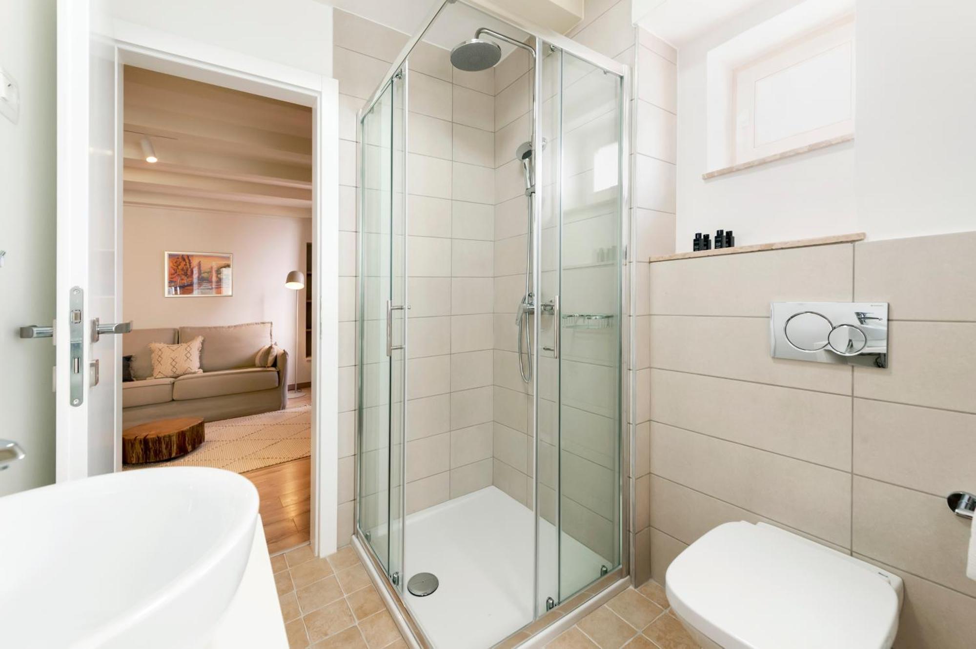Yellow House ロヴィニ 部屋 写真